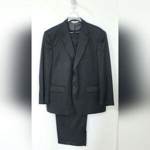 PRONTO-UOMO Mens 100% Wool Black Pinstripe 2-Piece Suit. Size 46